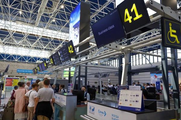 
В аэропорту Сочи сняты 4-часовые ограничения                    