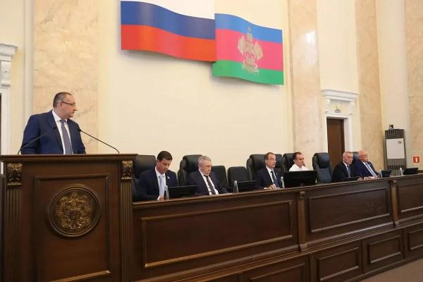 
В сентябре детей начнут принимать краевая школа &laquo;Поколение&raquo; и Кубанский казачий корпус имени атамана Безуглого                    