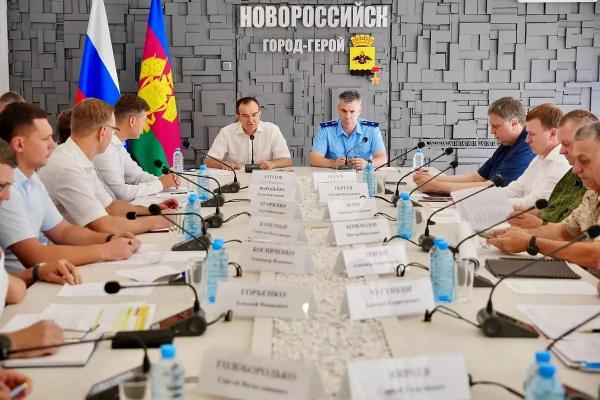 Губернатор Вениамин Кондратьев: «Ни один пострадавший и потерявший имущество человек не должен остаться без нашего внимания»
Губернатор Вениамин Кондратьев: «Ни один пострадавший и потерявший имущество человек не должен остаться без нашего внимания»