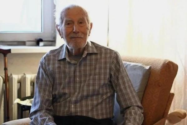 
Губернатор Вениамин Кондратьев поздравил ветерана Великой Отечественной войны Александра Рогачева со 102-летием                    