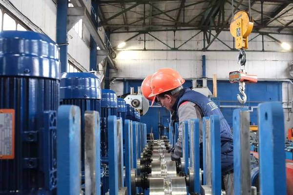
Промышленность Кубани наращивает объемы и налоговые поступления                    
