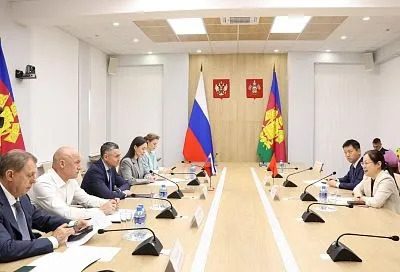 
Индия становится ближе                    
