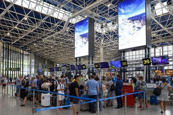 В аэропортах Сочи и Геленджика ввели ограничения
В аэропортах Сочи и Геленджика ввели ограничения