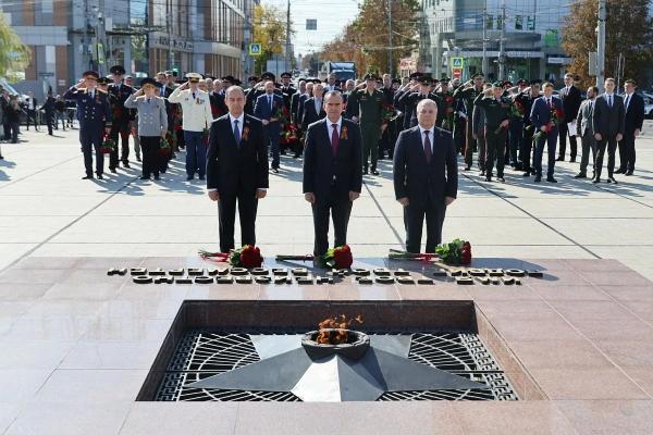 
Губернатор Кубани Вениамин Кондратьев возложил цветы к Вечному огню в Краснодаре                    