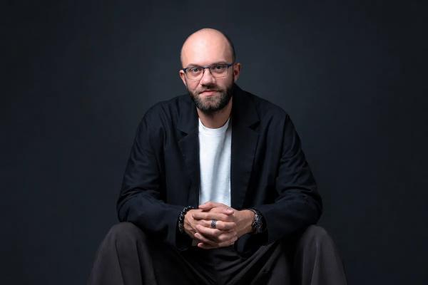 Режиссер Александр Вельмакин: «Прав я или нет, рассудит зритель»
Режиссер Александр Вельмакин: «Прав я или нет, рассудит зритель»