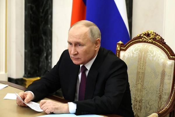 Владимир Путин пошутил про риски и «Абрау-Дюрсо»
Владимир Путин пошутил про риски и «Абрау-Дюрсо»