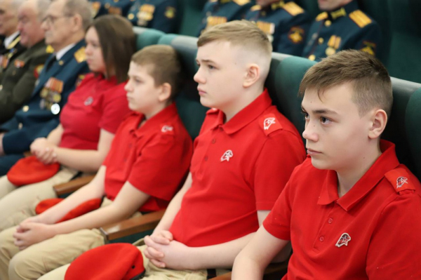 В Краснодаре в высшем военном училище им. Штеменко провели торжественное мероприятие по случаю Дня защитника Отечества