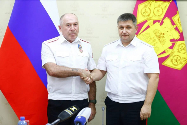 Александр Власов наградил орденами казаков-дружинников и двух школьников за активную гражданскую позицию