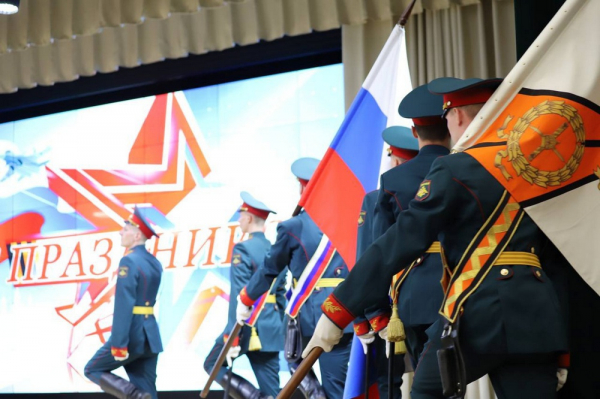 В Краснодаре в высшем военном училище им. Штеменко провели торжественное мероприятие по случаю Дня защитника Отечества