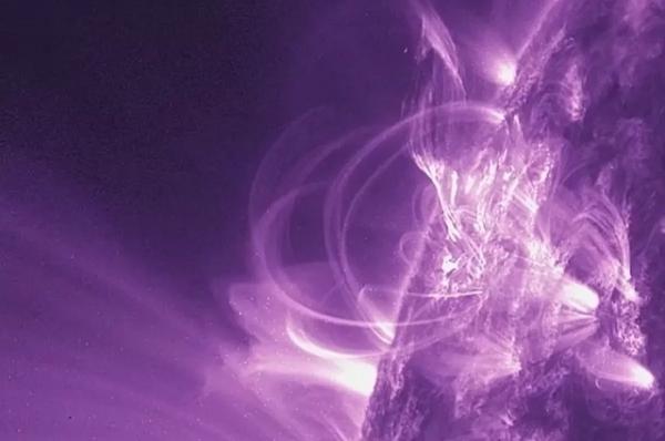 Сильнейшая вспышка с конца сентября произошла на Солнце 3 ноября
Сильнейшая вспышка с конца сентября произошла на Солнце 3 ноября