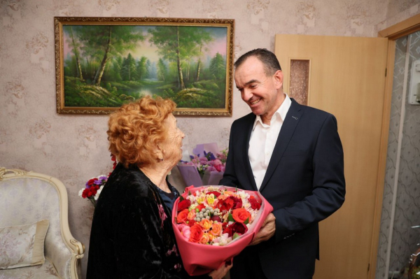 Вениамин Кондратьев встретился с ветераном Великой Отечественной войны Лидией Резниченко