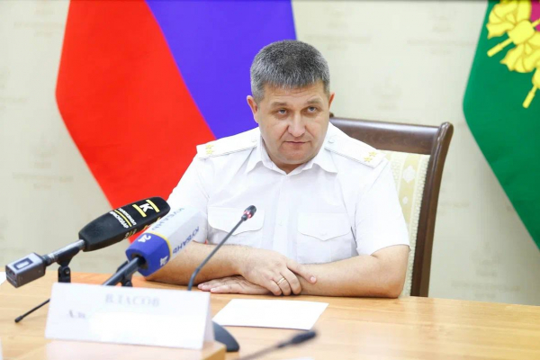Александр Власов наградил орденами казаков-дружинников и двух школьников за активную гражданскую позицию