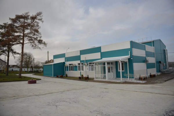 Александр Власов посмотрел спортобъекты Крымского района