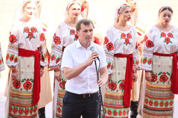 Вениамин Кондратьев наградил победителей скачек на Кубок губернатора Краснодарского края