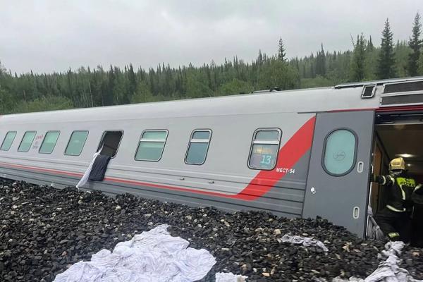 Погибший в сошедшем с рельсов поезде житель Кубани ехал с учебы
Погибший в сошедшем с рельсов поезде житель Кубани ехал с учебы