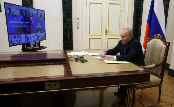 Владимир Путин в режиме видеоконференции принял участие в открытии детской поликлиники в Павловском районе Кубани