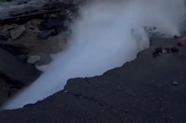 В Новороссийске ночью произошла авария на магистральном водоводе
В Новороссийске ночью произошла авария на магистральном водоводе