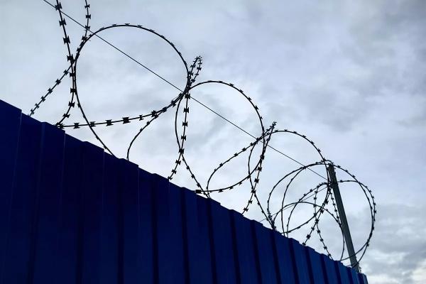 
Четверо сотрудников волгоградской колонии погибли при захвате заложников                      