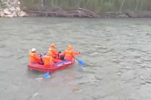 Четвертый день поисков унесенного рекой ребенка из Краснодарского края завершен
Четвертый день поисков унесенного рекой ребенка из Краснодарского края завершен