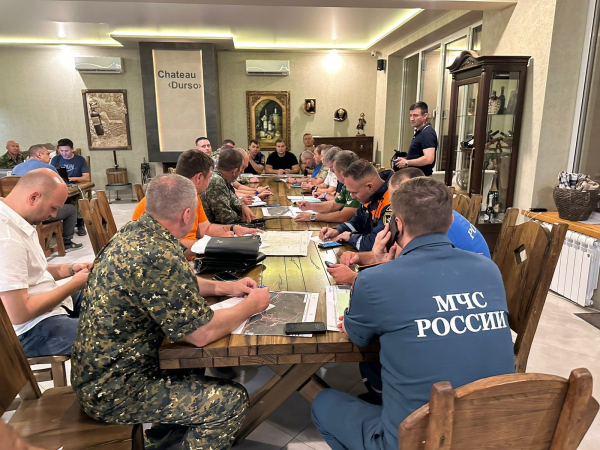 Более 500 человек эвакуировано из баз отдыха в хуторе Дюрсо под Новороссийском из-за пожара