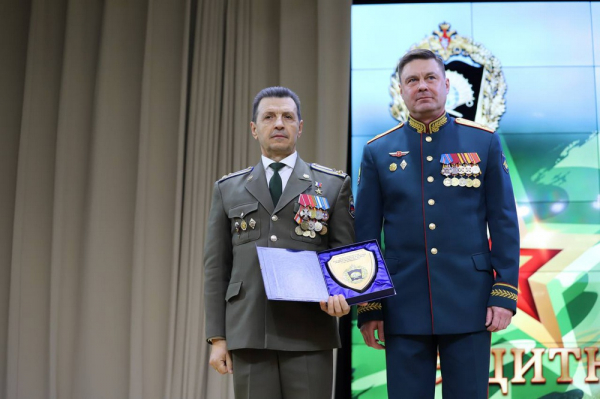 В Краснодаре в высшем военном училище им. Штеменко провели торжественное мероприятие по случаю Дня защитника Отечества