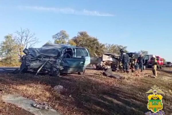 Два человека погибли в жестком ДТП на автодороге «Кавказ» в Павловском районе
Два человека погибли в жестком ДТП на автодороге «Кавказ» в Павловском районе
