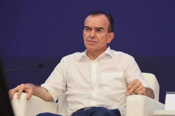 Губернатор Кубани Вениамин Кондратьев: «Каждый учитель должен быть готовым правильно действовать в любой внештатной ситуации»
Губернатор Кубани Вениамин Кондратьев: «Каждый учитель должен быть готовым правильно действовать в любой внештатной ситуации»