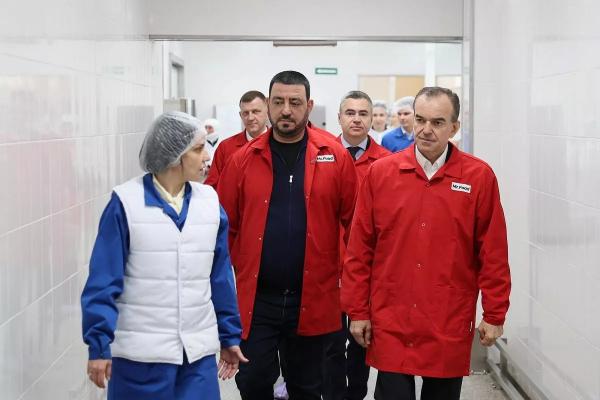 
Губернатор Кубани Вениамин Кондратьев посетил предприятие по производству готовой еды в Краснодаре                    
