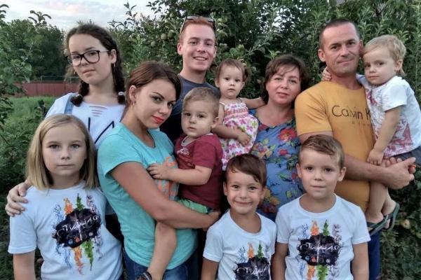 Губернатор Кубани Вениамин Кондратьев рассказал о счастливой многодетной семье из Славянского района
Губернатор Кубани Вениамин Кондратьев рассказал о счастливой многодетной семье из Славянского района
