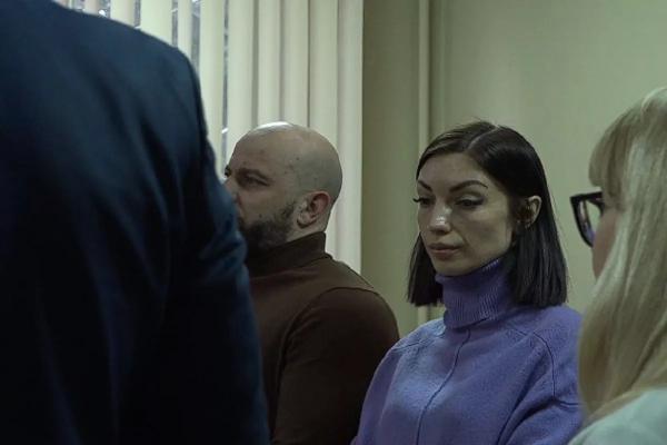 
Суд вынес приговор супругам, напавшим на чужих детей во дворе краснодарской многоэтажки                    