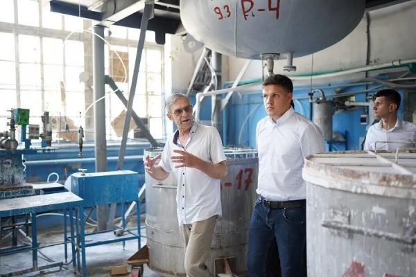 В Краснодарском крае растет производство лаков для заграничных поставок
В Краснодарском крае растет производство лаков для заграничных поставок