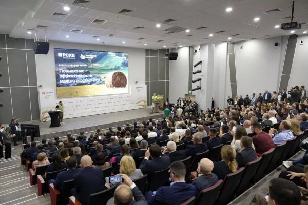 В Краснодарском крае сохранят все меры поддержки фермеров
В Краснодарском крае сохранят все меры поддержки фермеров