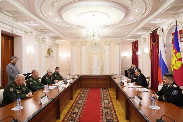 Вениамин Кондратьев встретился с новым военным комиссаром Краснодарского края Алексеем Чугункиным
Вениамин Кондратьев встретился с новым военным комиссаром Краснодарского края Алексеем Чугункиным