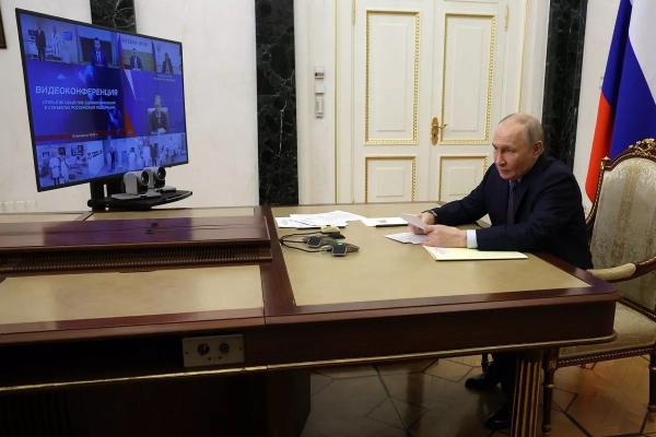 
Владимир Путин по видеосвязи открыл детскую поликлинику в Краснодарском крае                    