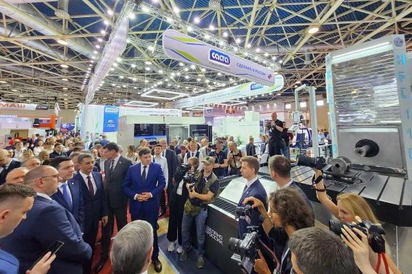 Возможности станкоинструментальной отрасли Кубани представили министру промышленности и торговли РФ на выставке «Металлообработка-2025»
Возможности станкоинструментальной отрасли Кубани представили министру промышленности и торговли РФ на выставке «Металлообработка-2025»